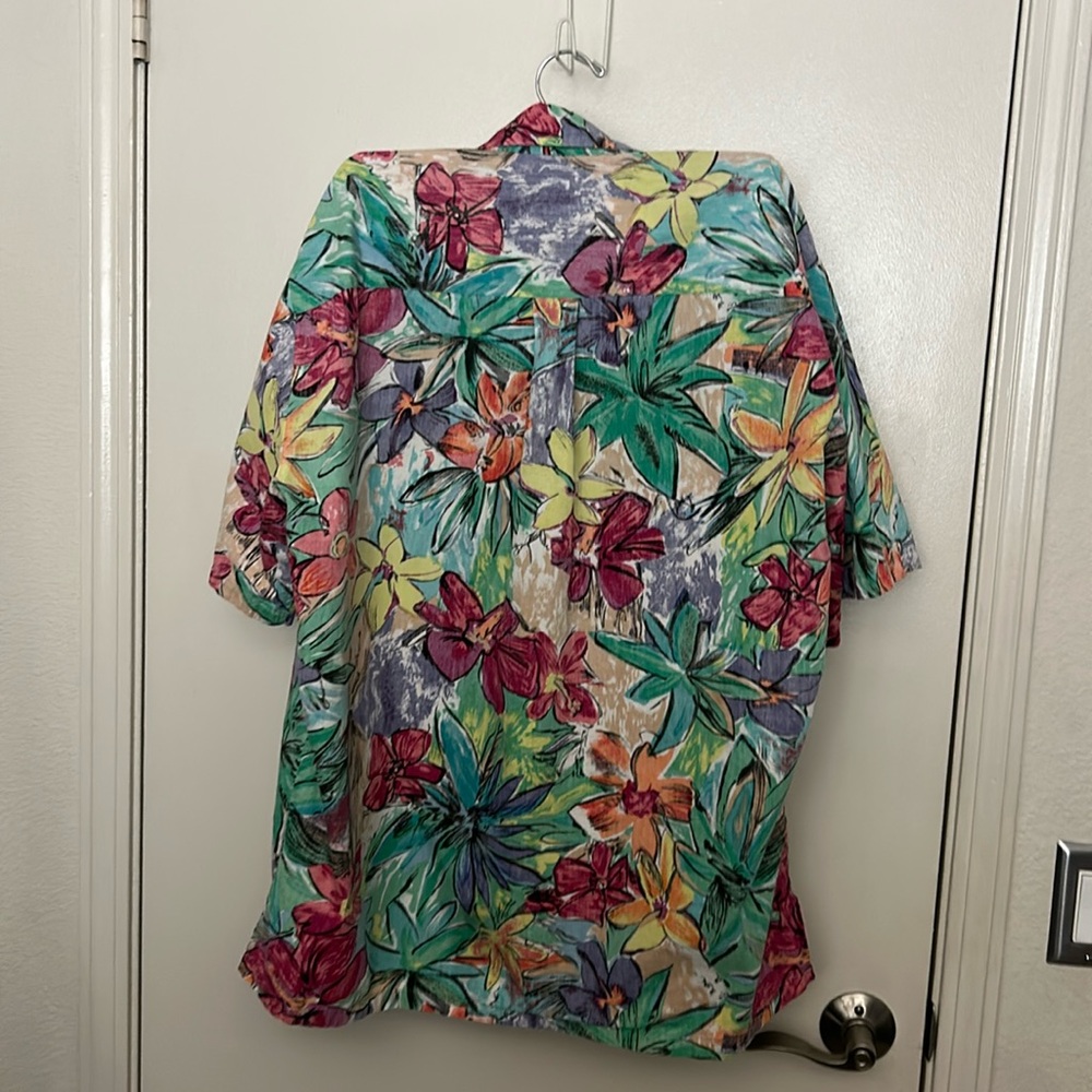 Cooke’s Street Honolulu Men's Floral Hawaiian Shirt - Multicolor - Picture 2 of 3